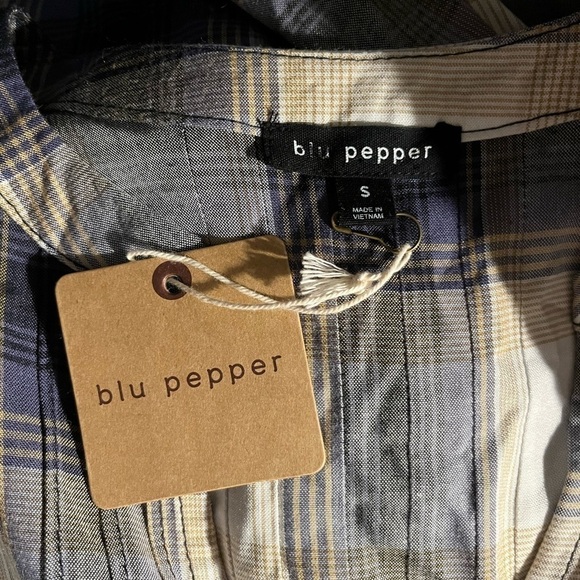NWT Blu Pepper Women’s Plaid Pullover - Picture 5 of 7